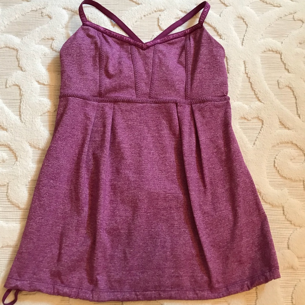 Lululemon tank top 8